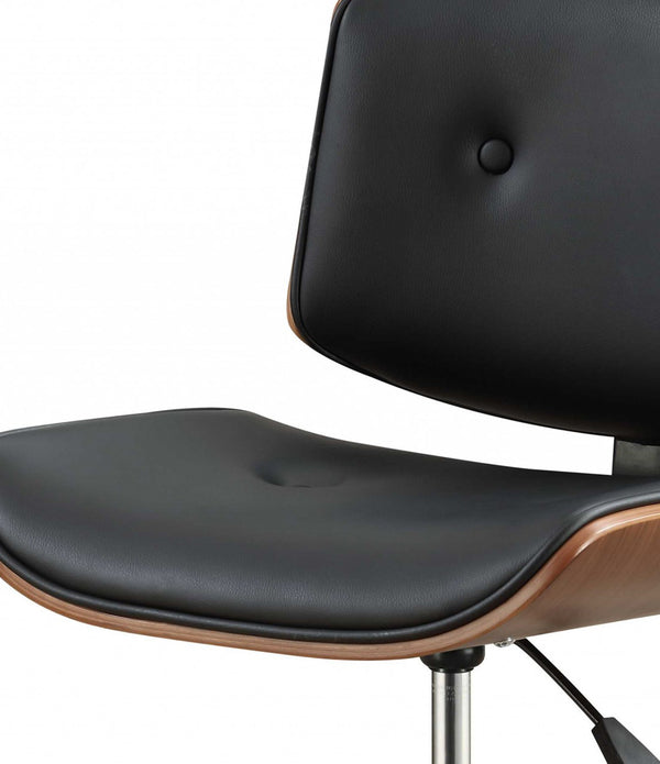 20' X 22' X 31' Black And Walnut Office Chair