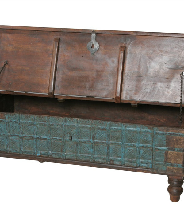 Traditional Storage Trunk Coffee Table